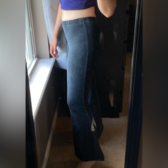 ZoozieLA Bell Bottoms Yoga Pants Denim Colored Black - Picture 5 of 6